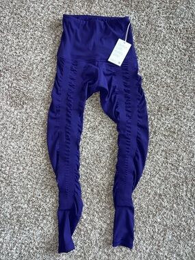 NWT! Sweetflexx Resistance Band Hi Rise Leggings with Pockets- Purple Reign sz 2